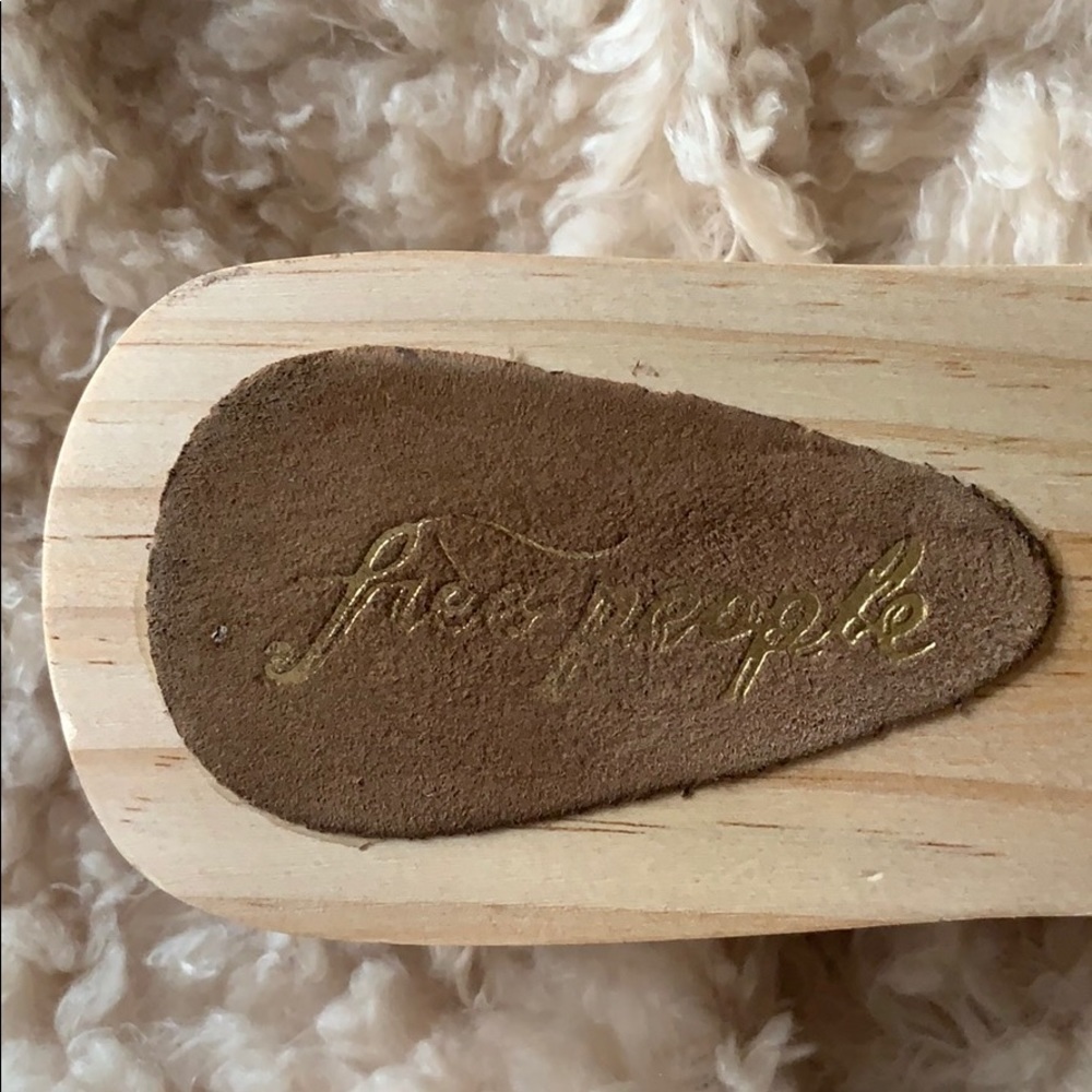 FREE PEOPLE CLOG - Picture 8 of 8